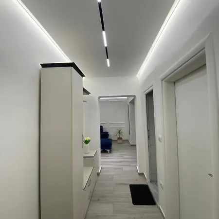 Azure Nest Lejlighed *