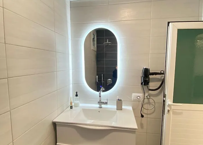 Azure Nest * Sarandë